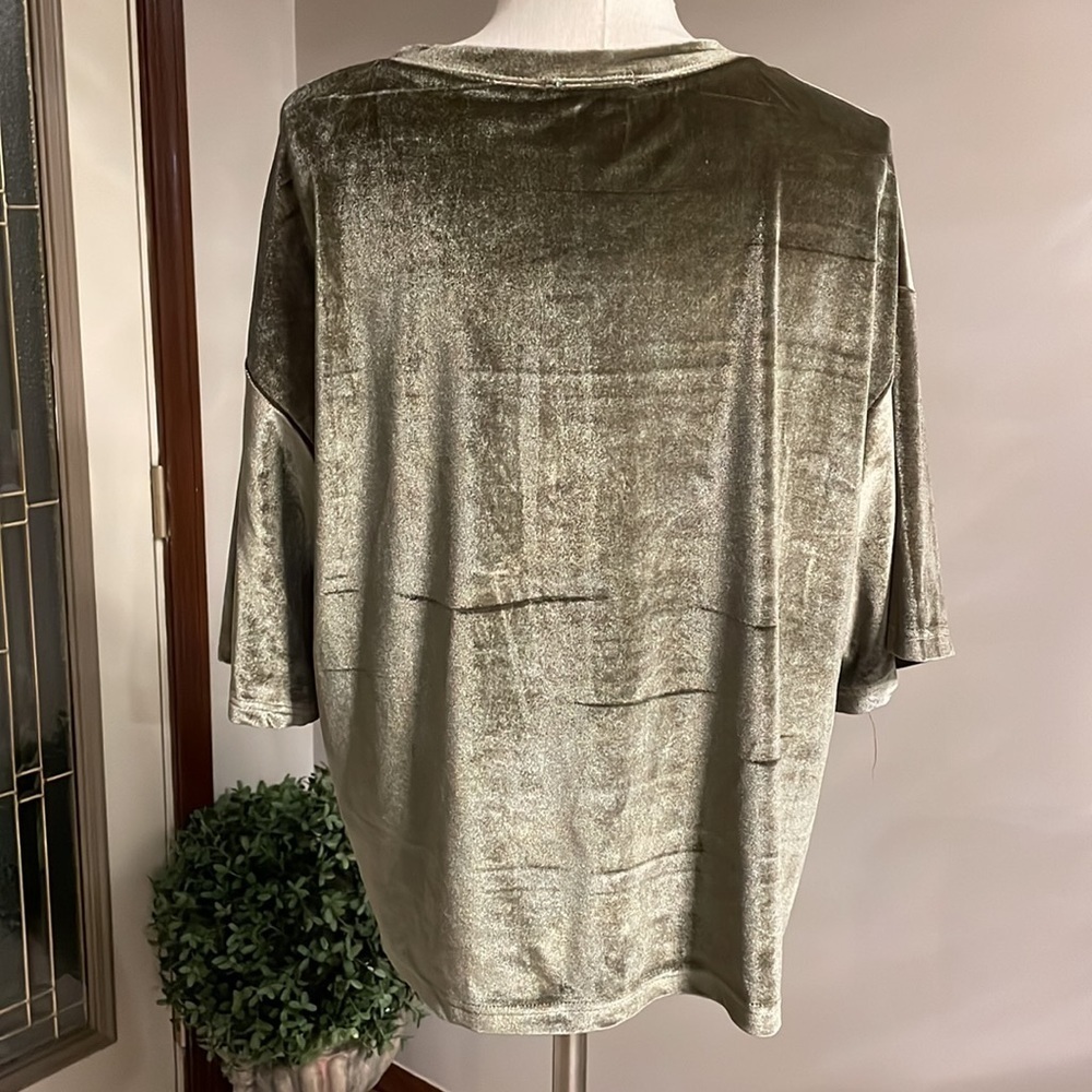 KLD Women’s Velvet Oversized drop sleeve Top. Olive green size Large - Picture 5 of 8